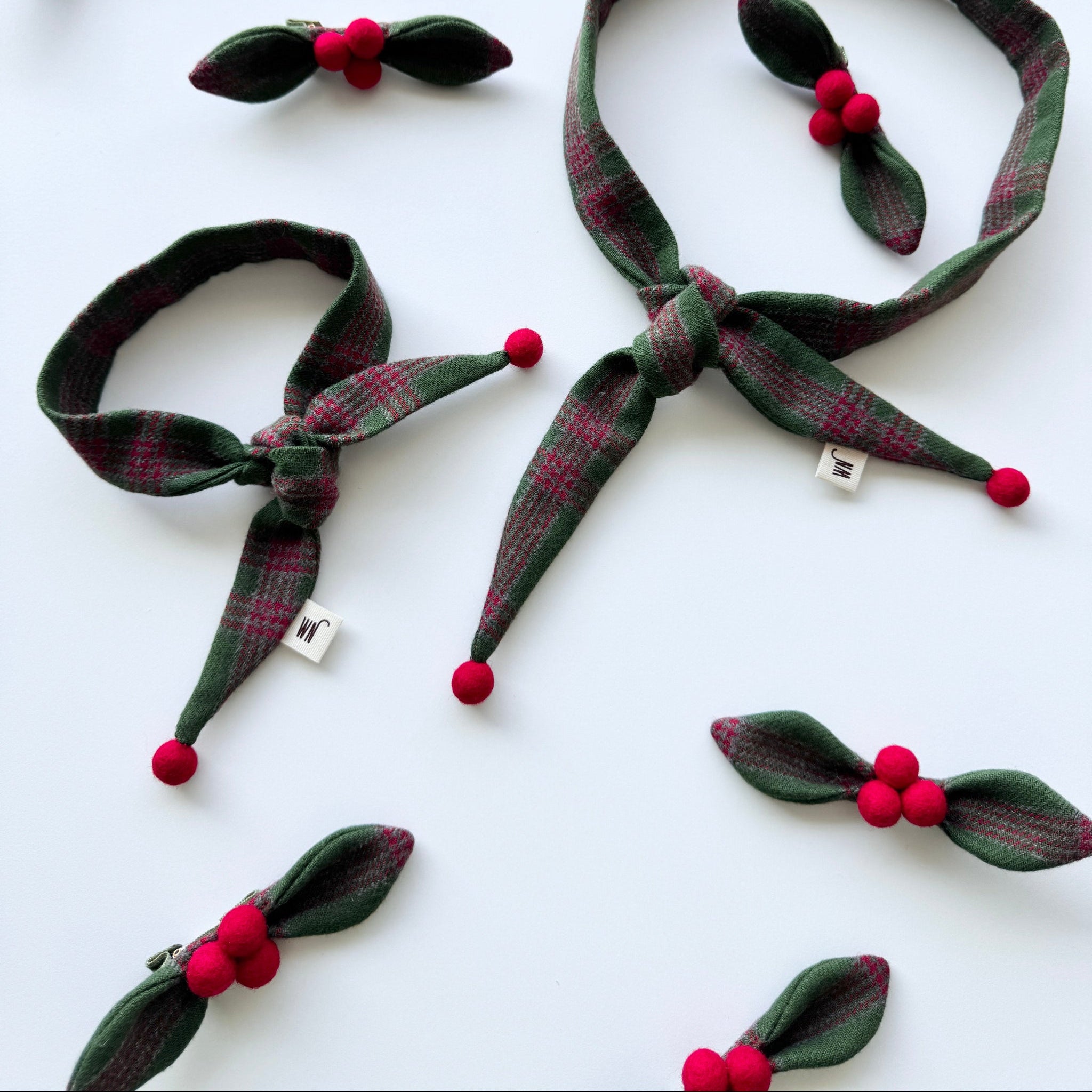 Holly Hair Clip(pre-order)