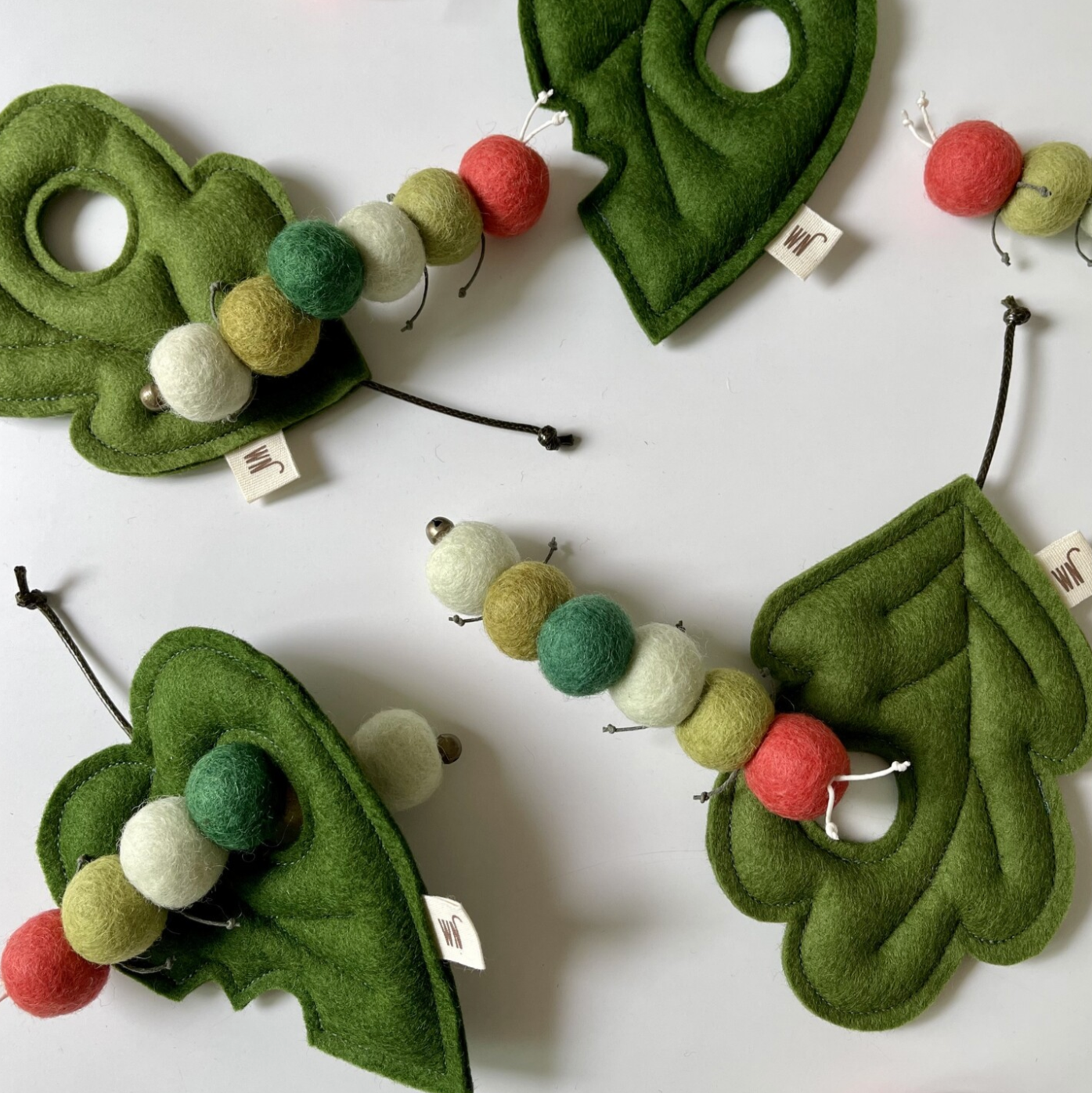 Larva (Set)